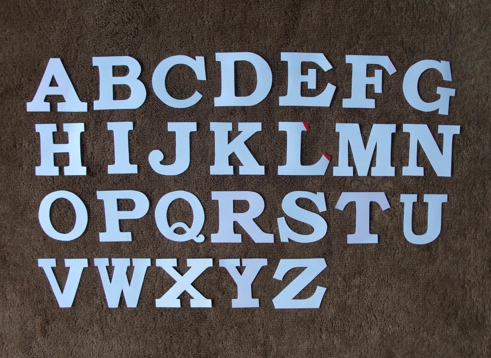 材質を変えてアルファベットきり文字型紙の作成 手づくり企画